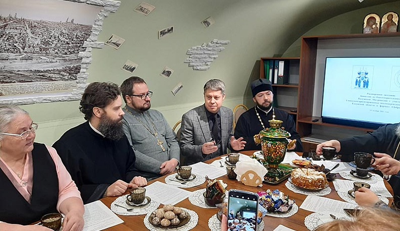 Впервые в Калуге в необычном формате встретились представители церкви и НКО