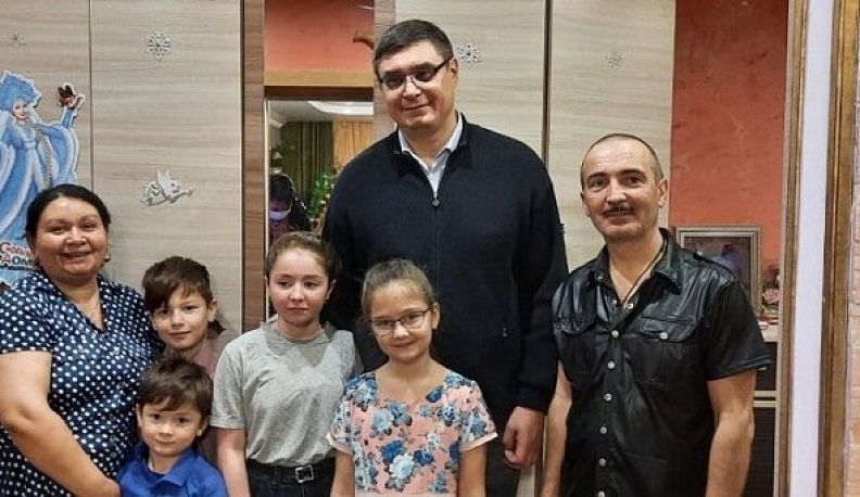 Александр Авдеев исполнил мечты двух маленьких калужан