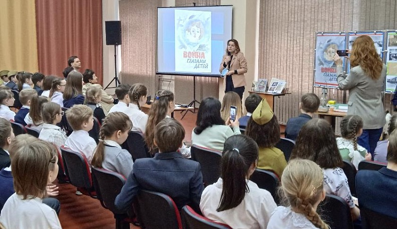 В калужской школе представили книгу детских сочинений военных лет