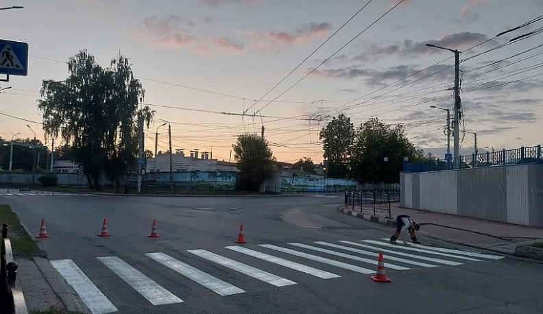 В Калуге продолжают обновлять дорожную разметку