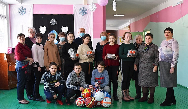 В Людиновском районе стартовал большой предновогодний поздравительный марафон