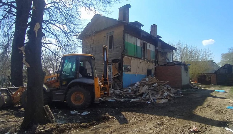 После вмешательства прокуратуры в Калужской области снесли аварийный дом