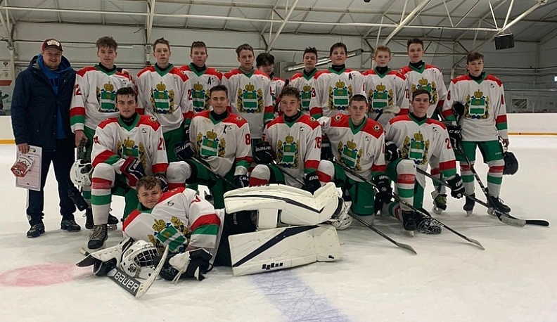 Калужские хоккеисты заняли четвертое место на турнире «Золотая шайба»