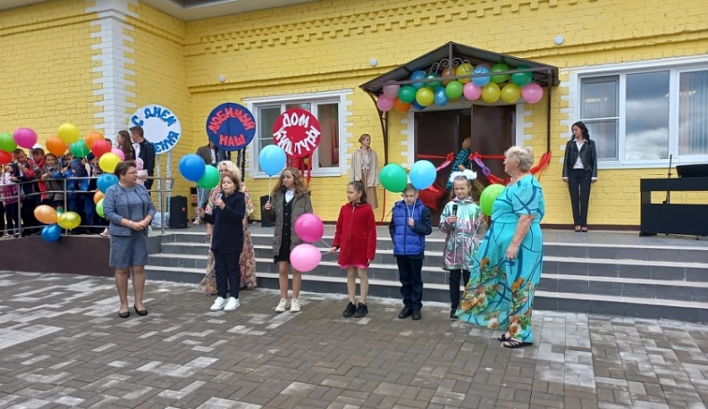 В Мосальском районе после капремонта открылся сельский ДК в деревне Долгое