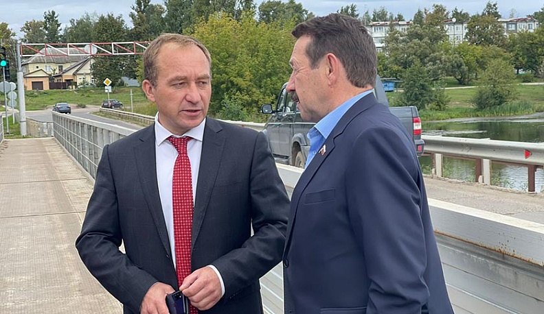 Геннадий Скляр осмотрел место, где начнут строить новый мост через Неполодь