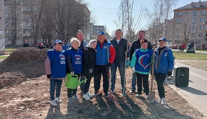 В Жуковском районе продолжают наводить чистоту