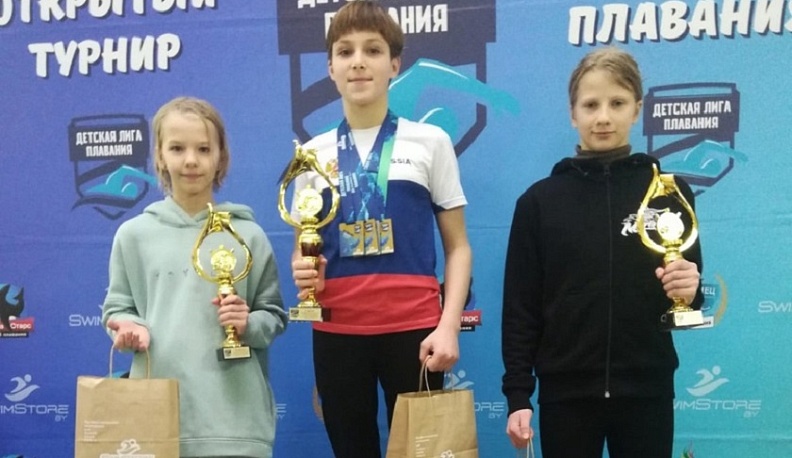 Юные спортсменки из Людиново установили 8 рекордов в плавании