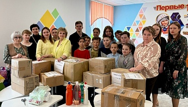 Спас-Деменские школьники и педагоги собрали гуманитарную помощь для героев СВО