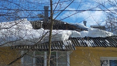 В Калуге обрушилась крыша двух домов из-за снега
