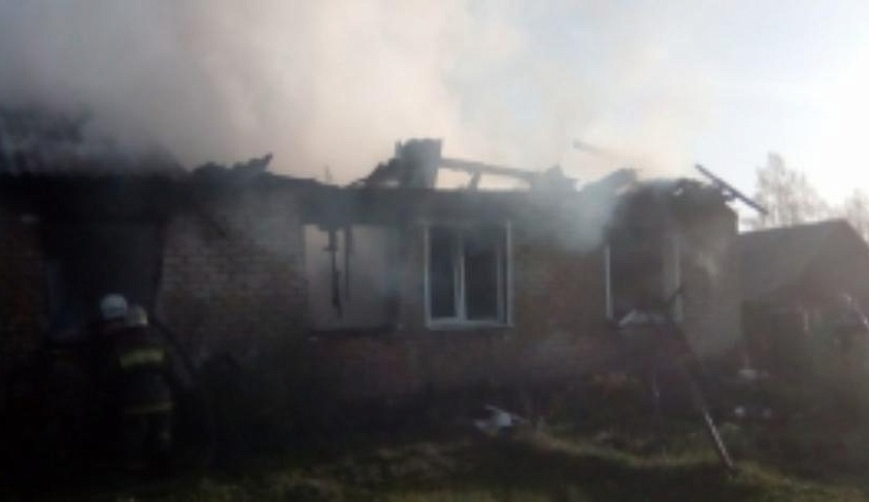 В Сухиничах сгорел жилой дом
