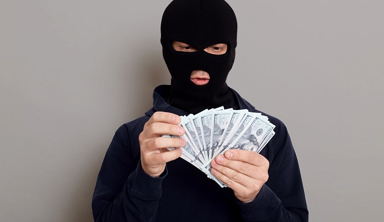 Трое калужских пенсионеров лишились 440 тысяч рублей по вине мошенников 