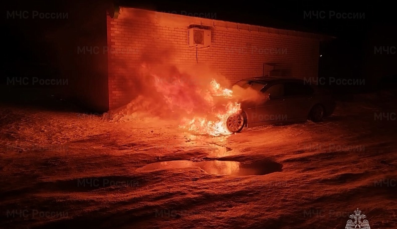 Ночью в Людинове сгорела машина