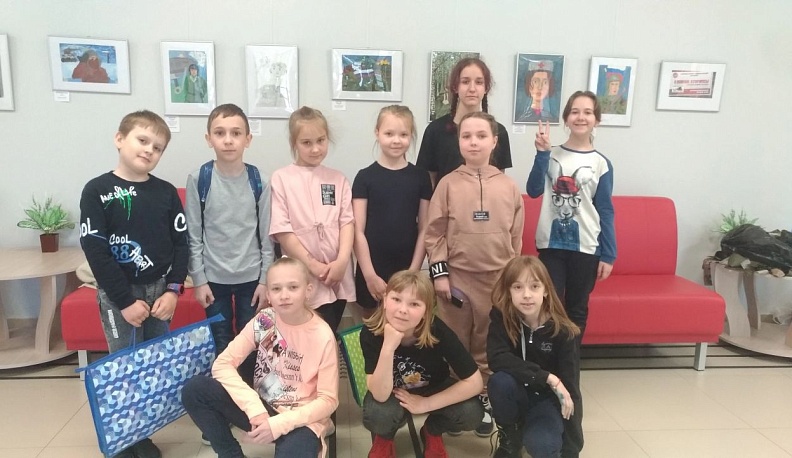 В Ферзиково открылась выставка портретов героев Великой Отечественной войны и СВО