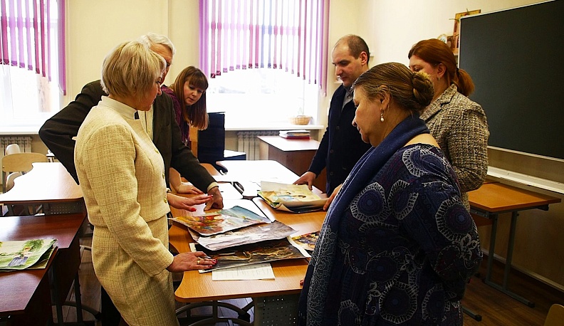 В Людинове прошел областной конкурс юных художников, посвященный памяти Дмитрия Свешникова 