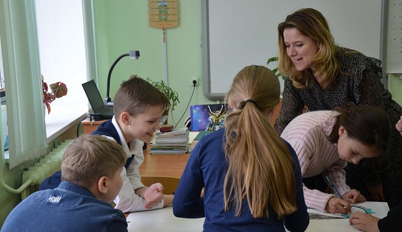 Ольга Коробова провела урок для юхновских пятиклассников