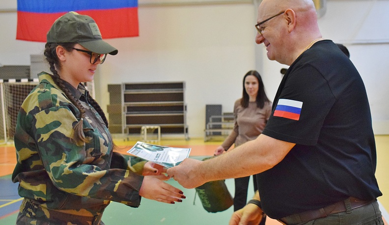 В Тарусе ветеран СВО поделился со школьниками навыками тактической медицины