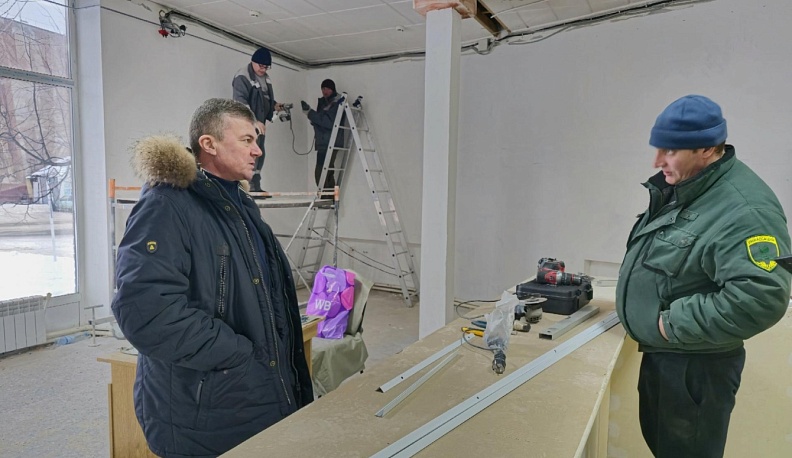 В Кировском округе продолжается ремонт Молодежного культурного центра