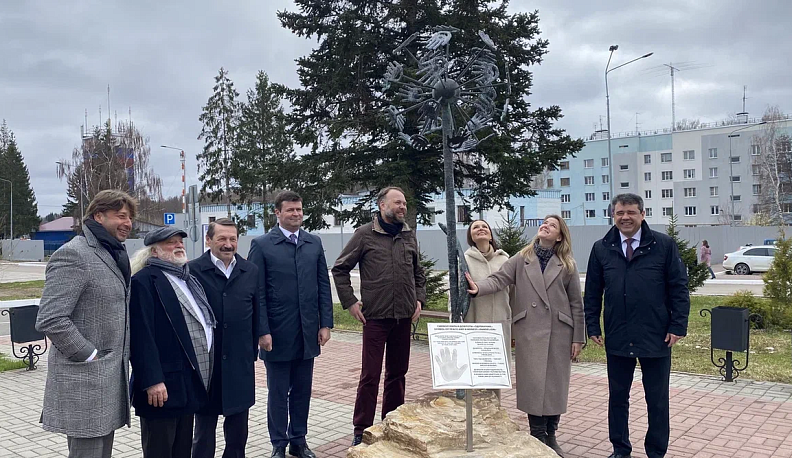 Перед Международным аэропортом «Калуга» появился «Одуванчик добра»