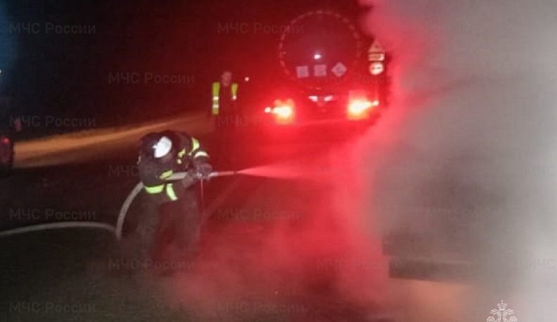 Ночью в Медынском районе сгорел автомобильный прицеп