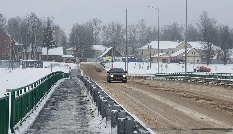 В Калужской области открыли движение по новому мосту через реку Неполодь