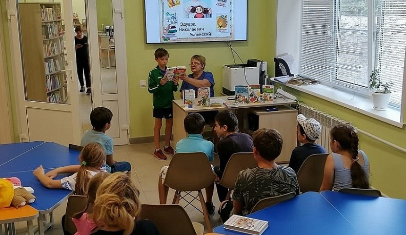 В библиотеках Жуковского района проходят книжные выставки