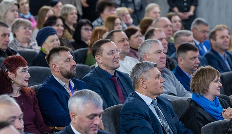 Жители Кировского округа высказались о позитивны изменениях муниципалитета за 2025 год