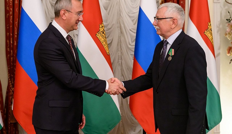 Владислав Шапша поблагодарил за совместную работу главного федерального инспектора по Калужской области Игоря Князева