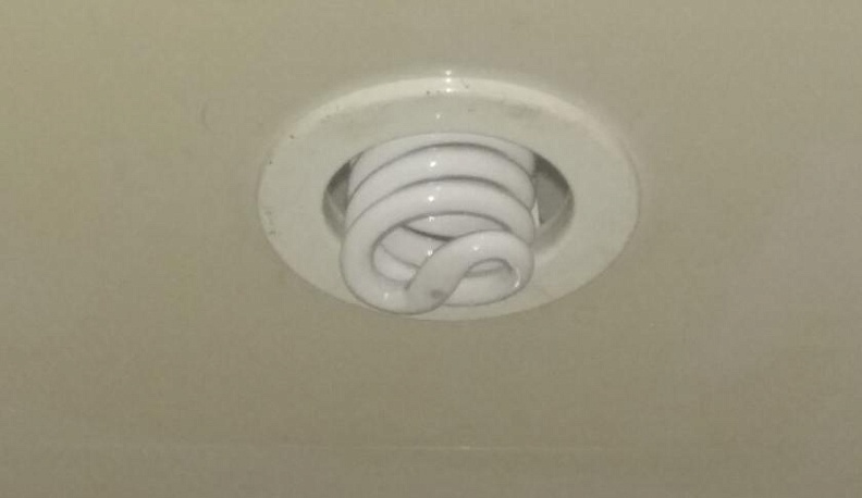 В понедельник энергетики отключат электричество на двух улицах Калуги