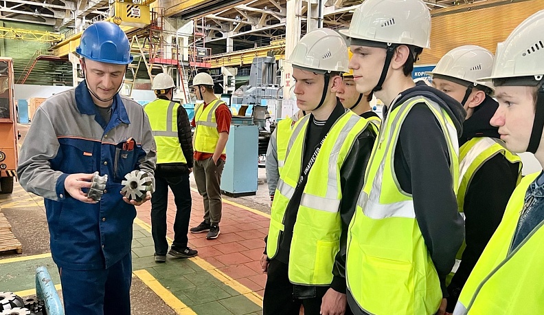 На четырех предприятиях Калужской области прошел Единый день открытых дверей