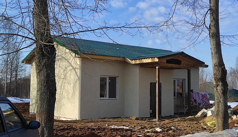 В Износках завершается строительство жилого дома для работника культуры