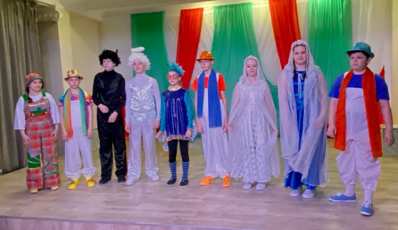 Юные актёры из Людинова отметили Всемирный день театра