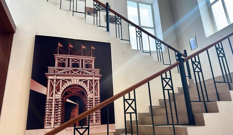 В Доме музыки открылась выставка главного архитектора Калуги Алексея Комова 