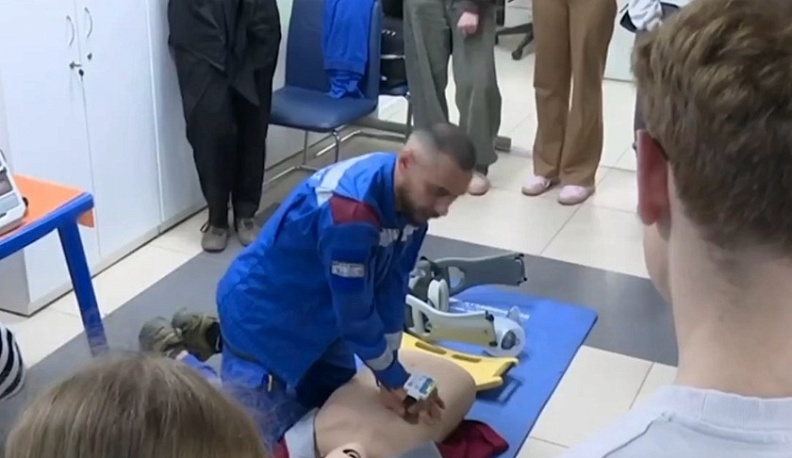 В Калуге медики скорой помощи бесплатно обучат горожан навыкам спасения жизни