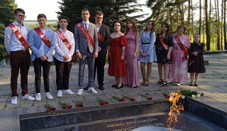 В Жуковском районе прошли выпускные вечера для 85 школьников