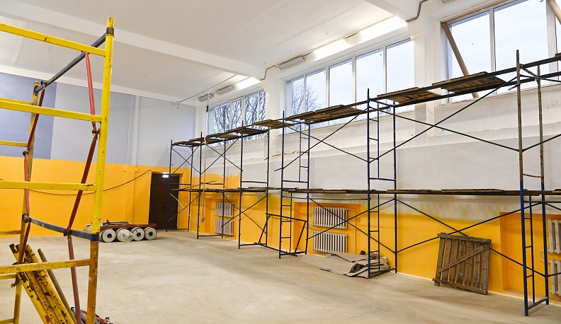 Владислав Шапша проконтролировал ход строительных работ новой школы на 250 мест в Тарусском районе