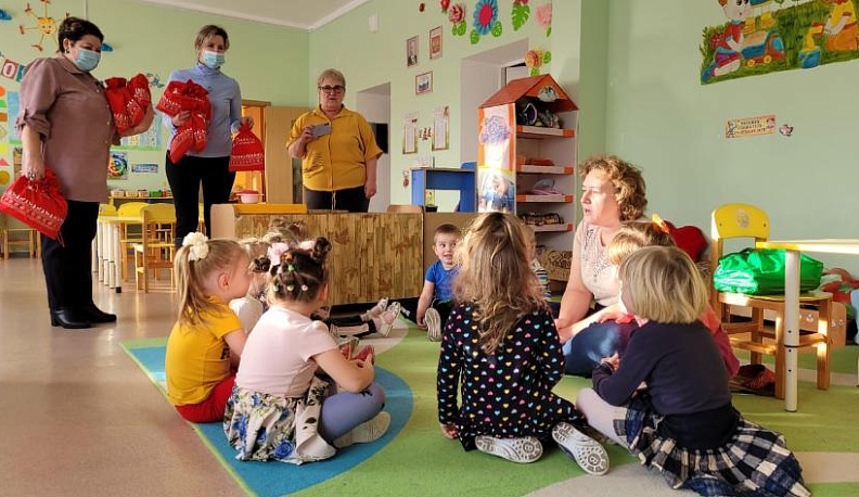 Экотехнопарк «Калуга» поздравил дошкольников Износковского района