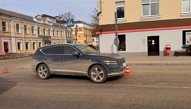 В Калуге под колеса иномарки попала пожилая женщина