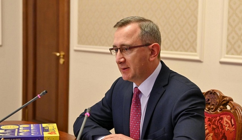 Владислав Шапша поручил подготовить дополнительные койки для заболевших