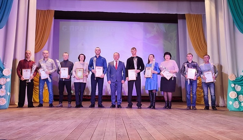 Людиновцы отметили труд работников ЖКХ и бытового обслуживания населения