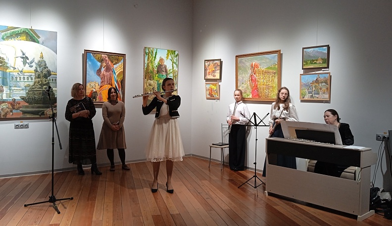 В Калуге представили выставку Виктории Харченко «Лики Земли»