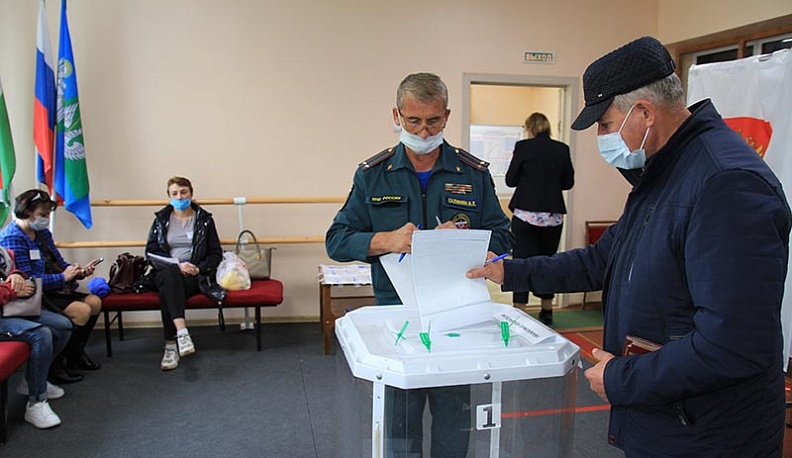 Глава Барятинского района проголосовал на выборах депутатов Госдумы России