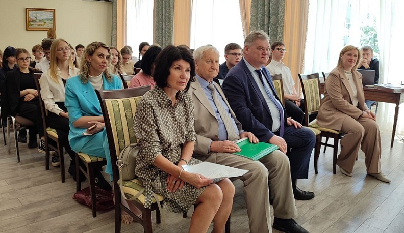 В Калуге представлена первая в стране Книга Памяти солдат Красной армии, погибших в боях за пределами России