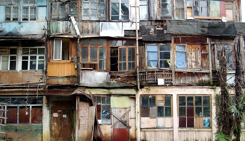 В Калужской области из аварийного жилья за 5 месяцев переселили 91 процент от плана 2021 года