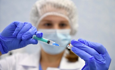 Вакцинируйся! Или на дачу без тебя сгоняем)