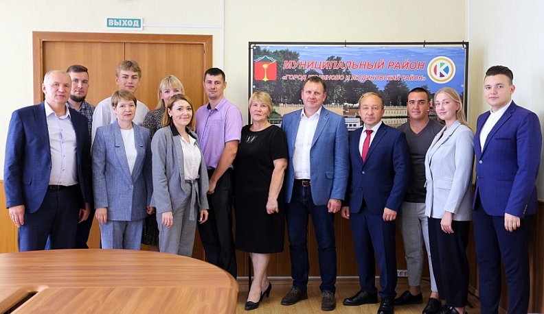 Молодежный совет Людиновского района попросил Геннадия Новосельцева помочь со строительством ледовой арены