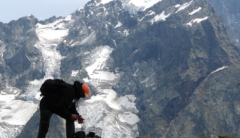 Владимир Жипа поздравляет геологов с их профессиональным праздником