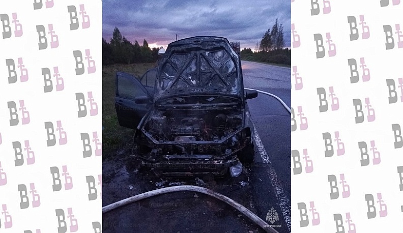 На трассе в Калужской области загорелся автомобиль