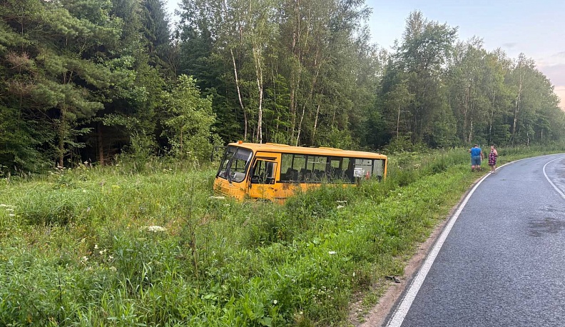 В Калужской области водитель рейсового автобуса погиб во время движения