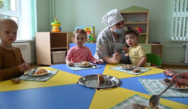 Владислав Шапша рассказал, чем кормят обнинских дошколят