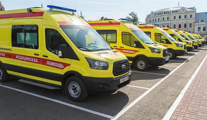 Владислав Шапша поздравил врачей скорой помощи с профессиональным праздником